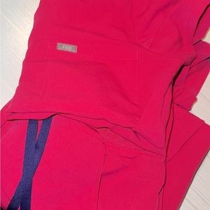 Figs Pink Set - Zamora joggers regular length. Catarina top